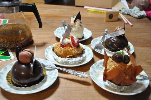 �������򿩤٤ޤ���