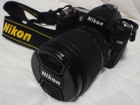��ǯ����̤ǹ�����NIKON��D90