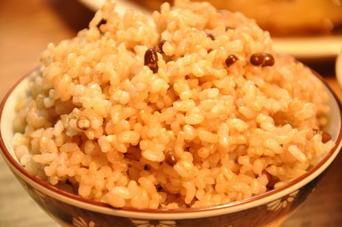 大盛りのカウピー豆入り発芽玄米ご飯