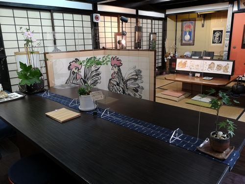 中に入ると (1)