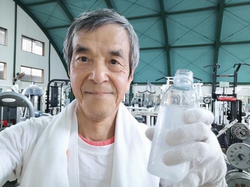 特製のスーパースペシャルウオーターで