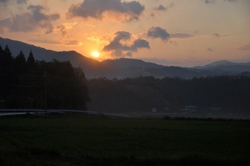 福知山からの帰り道但東町で朝日が昇ってきました