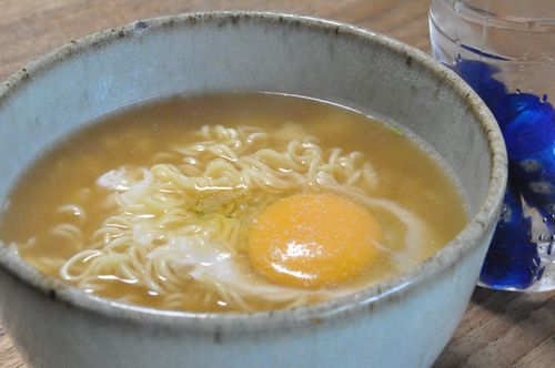 「インスタントラーメンを食べよーっと!」