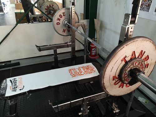 £¶£µKg¤ÏÀõÌܤʤ¬¤éµó¤²¤é¤ì¤Þ¤·¤¿