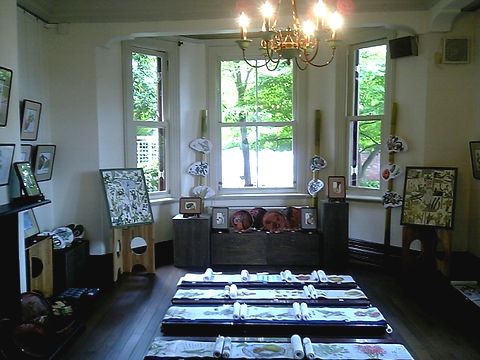 �������