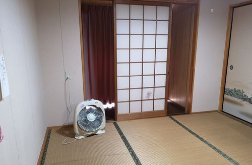 締め切ったままで