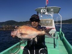 AAF477B3-9F1B-4C1B-8926-79F8056FE9CF