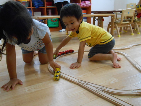 2歳児、幼児玉入れ室内 003