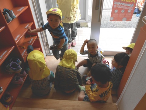 幼児お散歩後