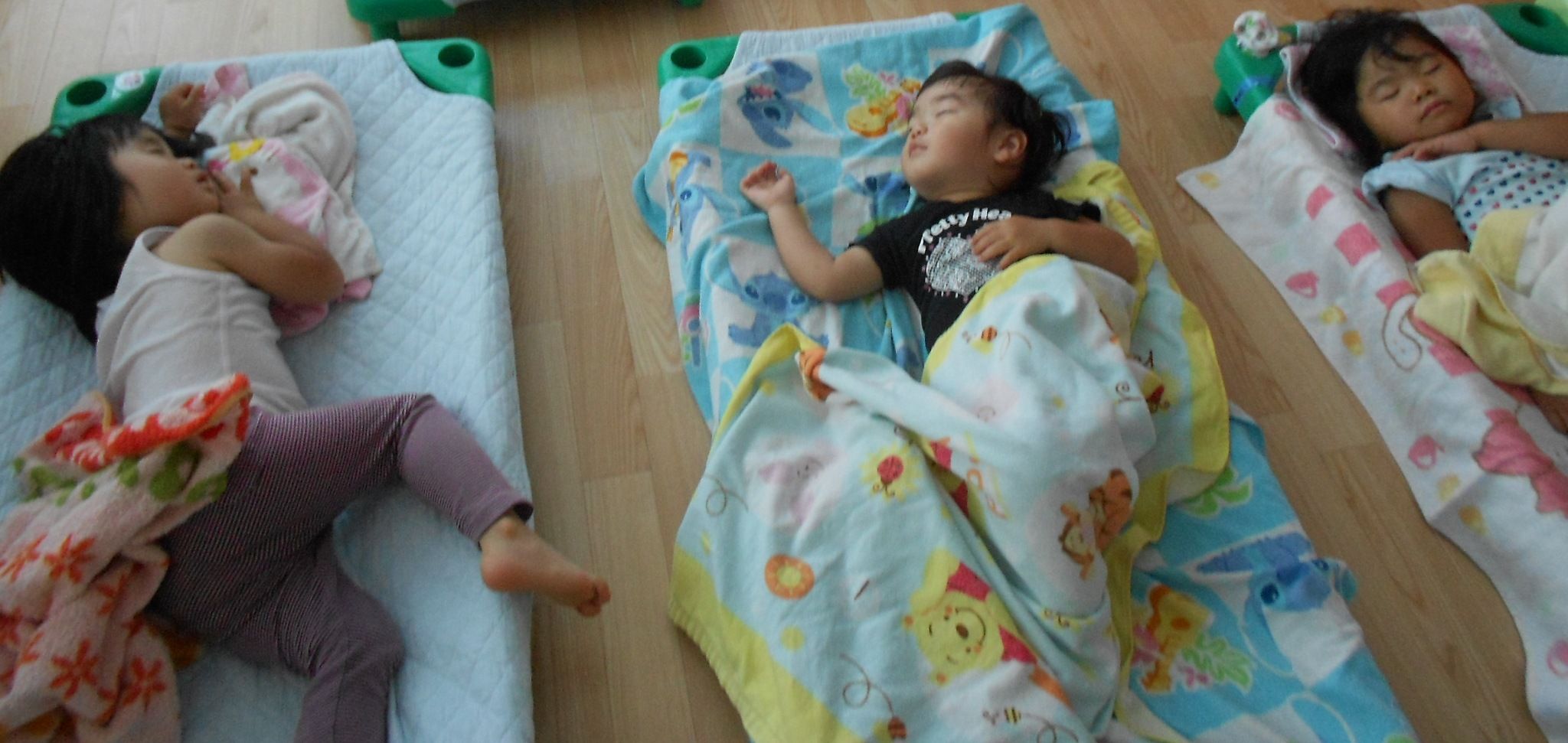 ぐっすりお昼寝と夕方の様子 おゆみ野すきっぷ保育園 ぐっすりお昼寝と夕方の様子 おゆみ野すきっぷ保育園