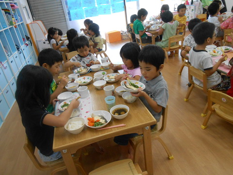 一緒に給食