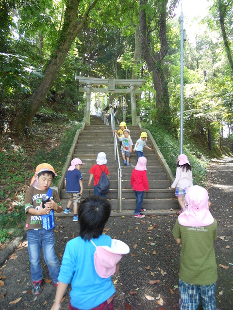 神社までの階段