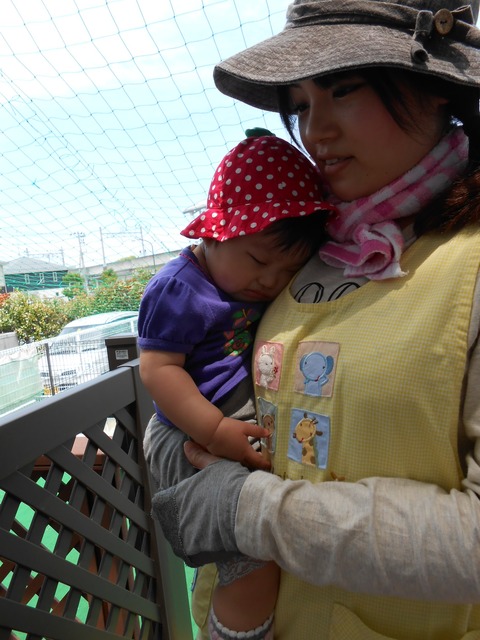 0歳児お散歩後