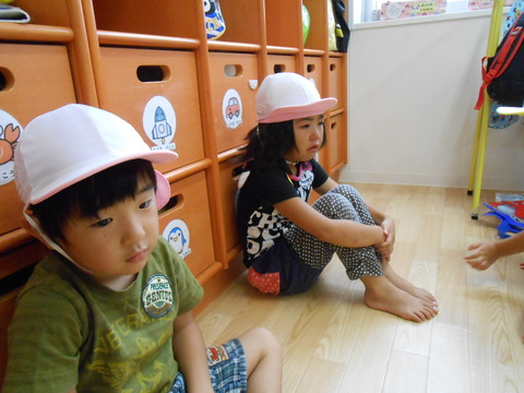 2歳児、幼児玉入れ室内 035