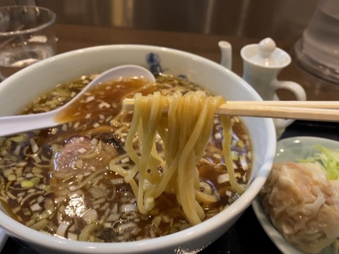 浅草来々軒 麺上げ