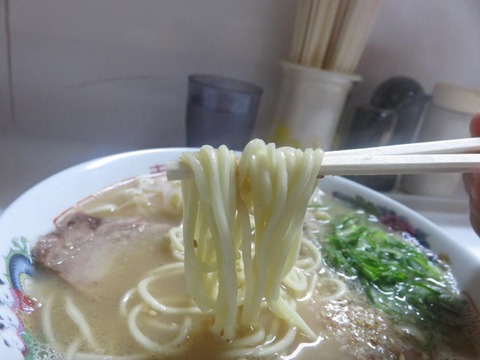 藤原来々軒 麺上げ