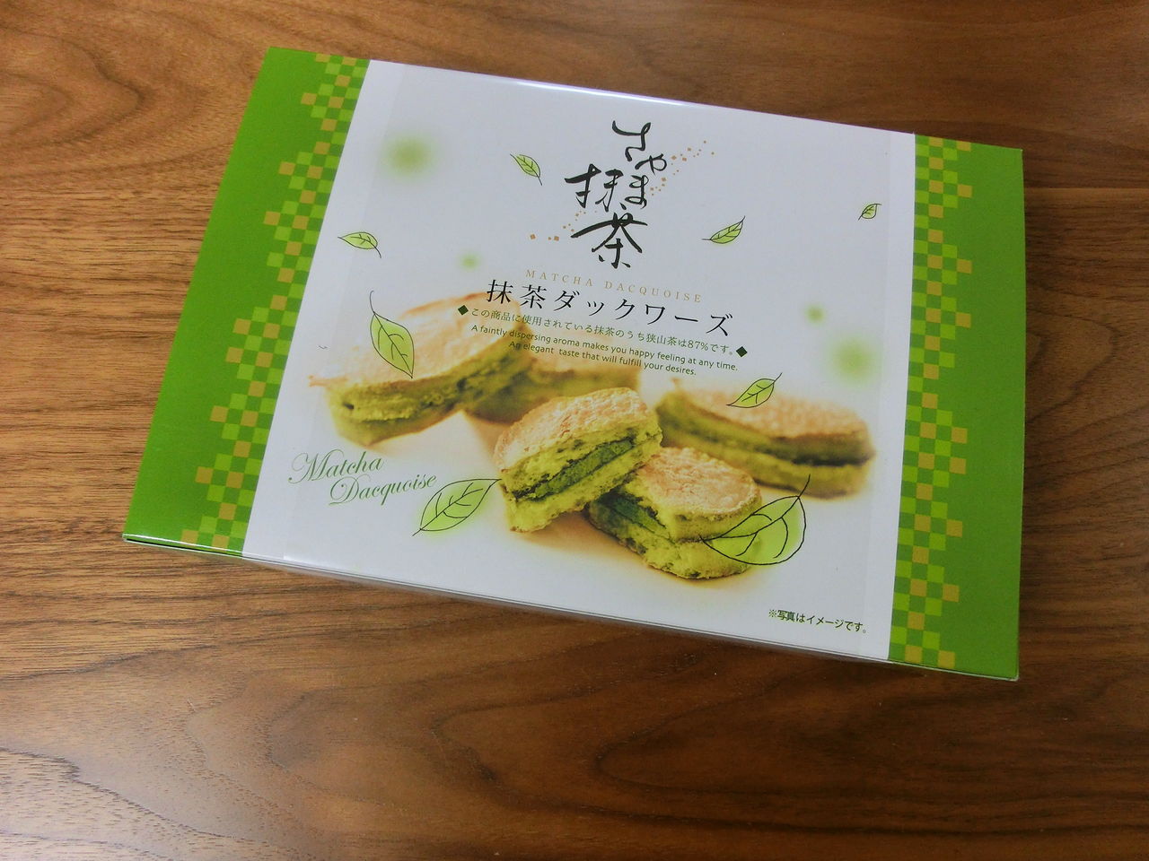 おみやげ 抹茶ダックワーズ ある意味全国 メロン味ってメロンの味じゃない
