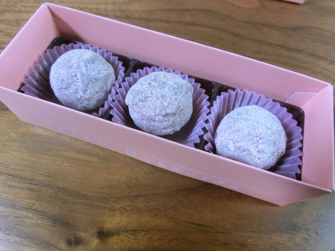 おみやげ ストロベリーシャンパントリュフ 北海道 ロイズ メロン味ってメロンの味じゃない