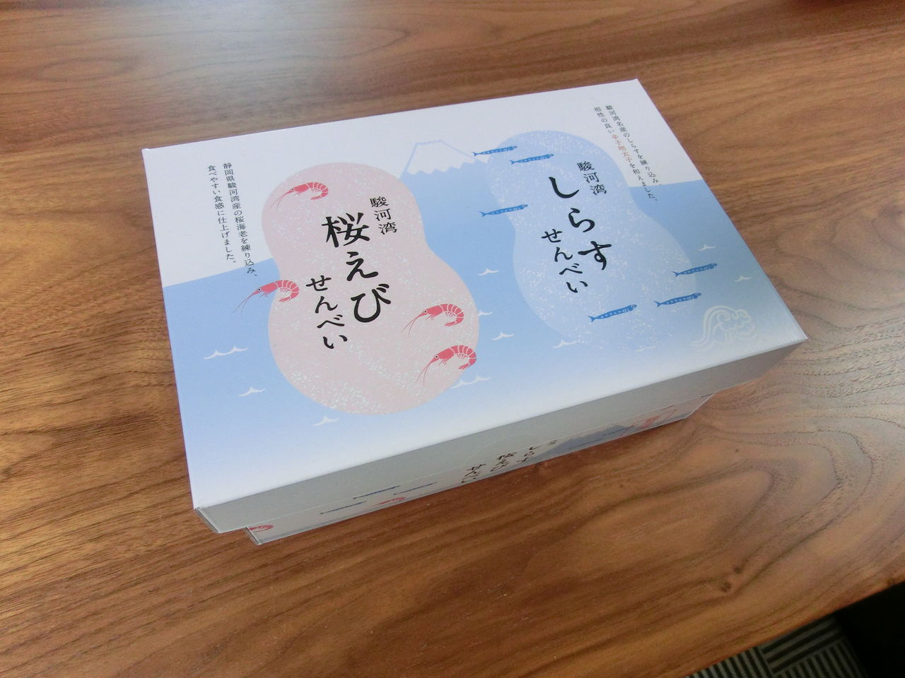 おみやげ 駿河湾しらすせんべいと駿河湾桜えびせんべい 静岡 メロン味ってメロンの味じゃない