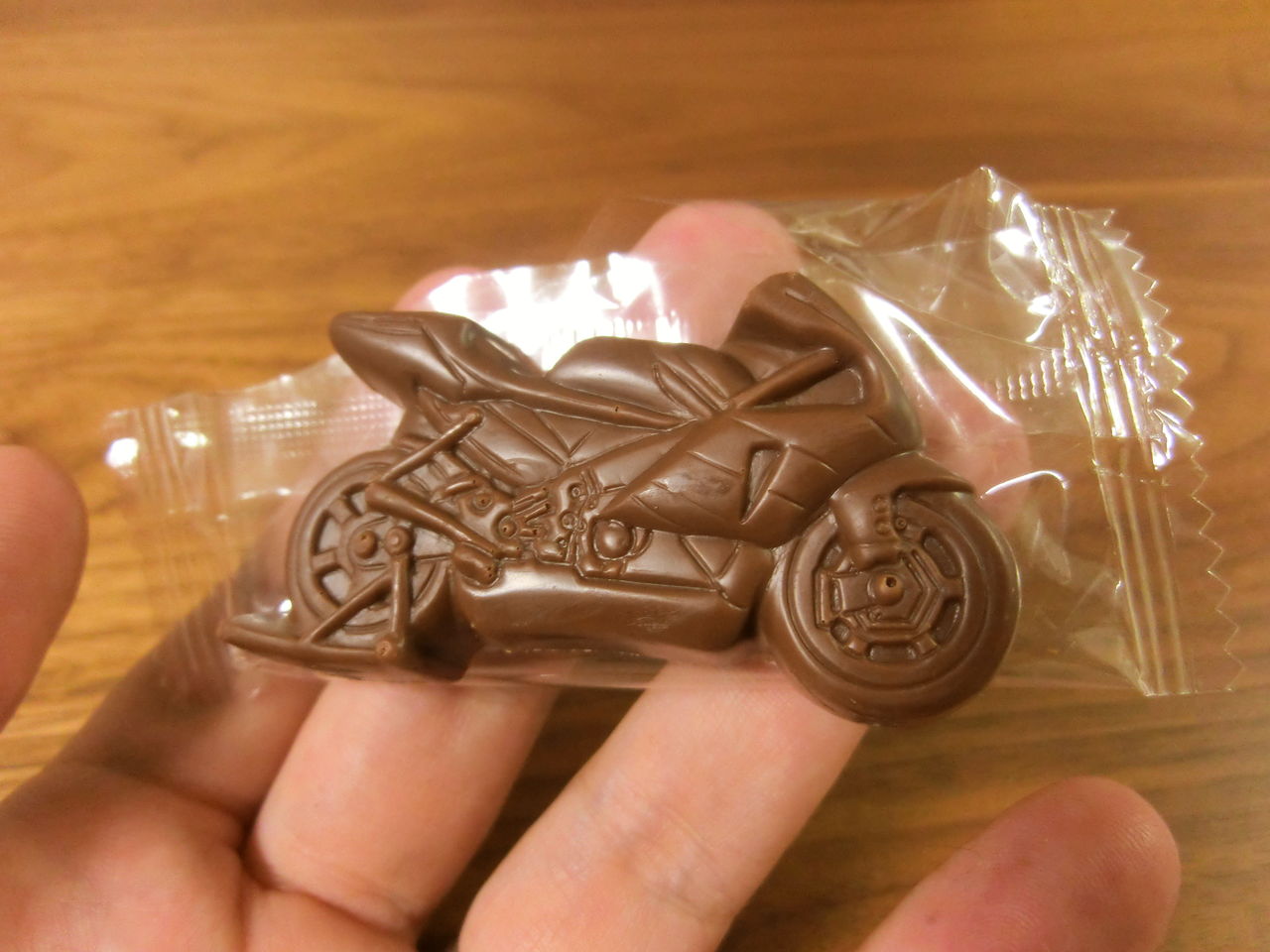 おみやげ ツインリンクもてぎ サーキットチョコレート 栃木 メロン味ってメロンの味じゃない