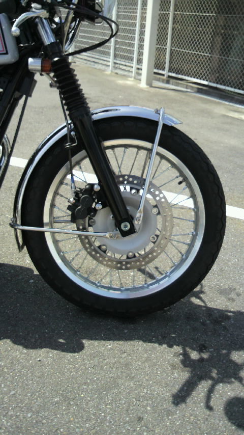 ☆傷有ります☆ 純正 フロントフェンダー W650 EJ650 W400 W800