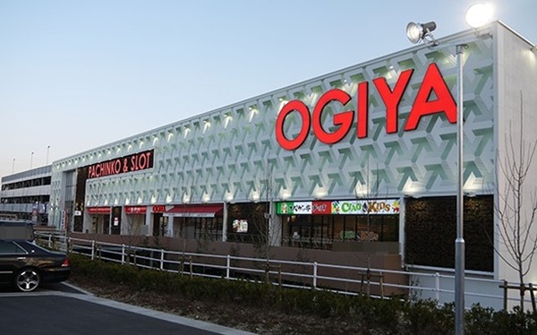 神戸市垂水区の「オーギヤ垂水店」で壁が倒壊し遊技台に直撃する事象が発生！一部エリアを閉鎖して営業している模様！
