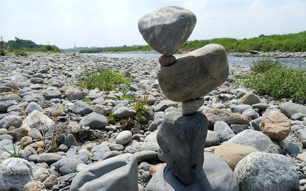 石でも積んでロ