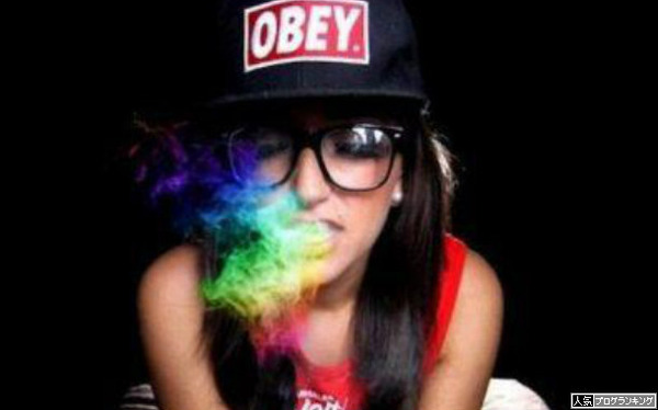 タバコの煙がレインボーならゲキアツ！