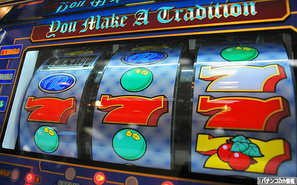 パチスロ トラッドザレジェンド 岡崎産業