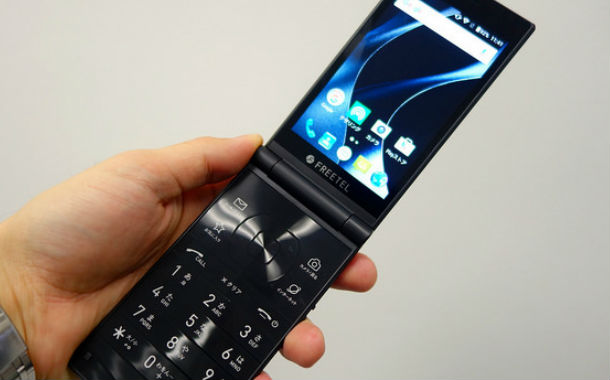 昔パチンコ打ちながらガラケー見てたら隣のおばちゃんにキレられたんや 