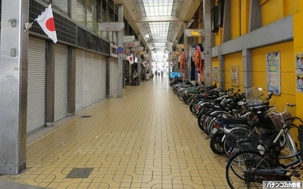 糞パチ屋も閉店すればいいのに