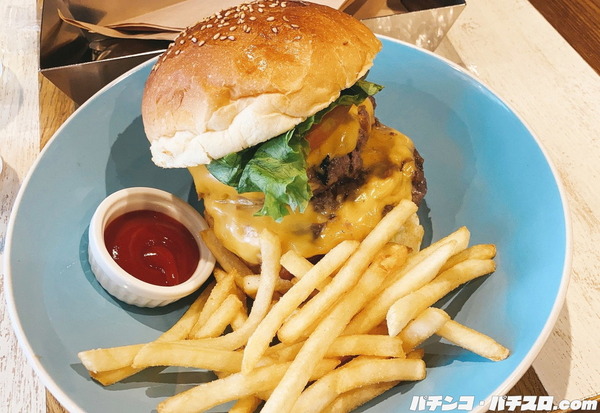 【画像あり】パチで1万3000円勝ったからUber Eats頼んだったｗｗｗｗｗｗｗｗｗｗｗ