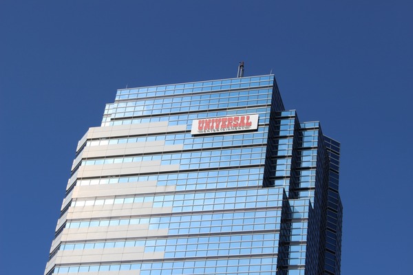 【かつての長者番付1位】「ユニバーサル岡田元会長」が無一文に？贅沢三昧の「後妻」からも三行半