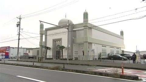 【画像あり】タモリ倶楽部の居抜き物件グランプに出演したモスク「元パチ屋だったから遮音性が高いので祈りの場にピッタリ」