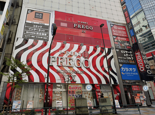 【画像あり】あわや大事故…プレゴ池袋南口店の外壁が歩道に落下…