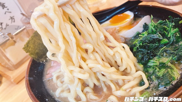 30分以内完食したら無料。パチ屋併設食堂のチャレンジメニューが開示される