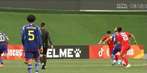 【GIF】U20日本代表･松木玖生くん、倒された報復に足払い…