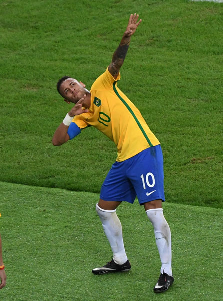 画像 ネイマールさん 背中にスーパーサイヤ人孫悟空のタトゥーwww Samurai Footballers サッカーまとめ 画像 ネイマールさん 背中にスーパーサイヤ人孫悟空のタトゥーwww Samurai Footballers サッカーまとめ