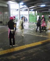 桜木町街頭配布.jpg