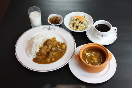 よこすか海軍カレー(本舗)