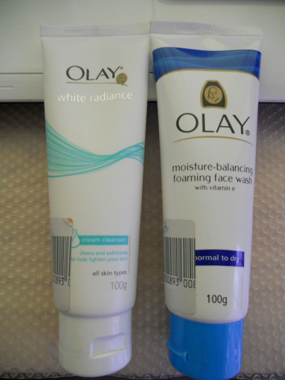 olay moisture balance foaming face wash