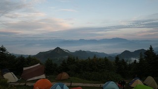 ハーレーのキャンプと雲海