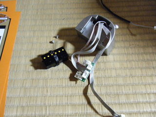 ハーレーのオイルタンクとバッテリー