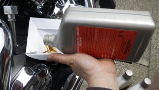 ハーレーのオイル注入