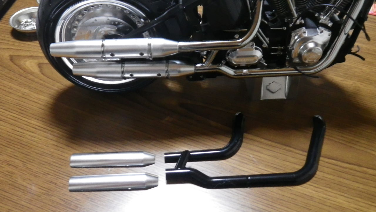 ハーレーダビッドソン　ソフテイル　純正マフラー　ヒートガード ハーレー 純正マフラーのヒートガード ヒート シールド エキパイ