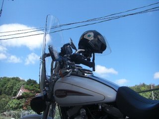 ハーレーダビッドソンと青空