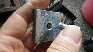 ハーレーの特殊工具ネジ穴完成