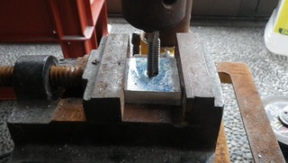 ハーレーの特殊工具ネジ切り