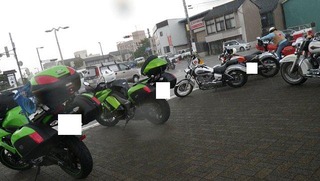 ハーレーと雨