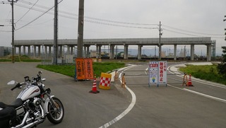 ハーレーと新幹線工事